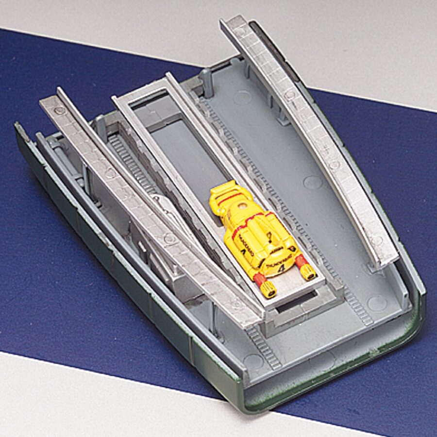 1:350 Scale Aoshima Thunderbirds 2 & 4 Model Kit - Image 4