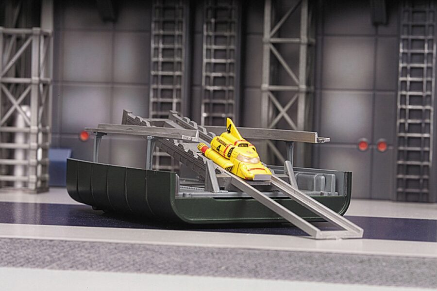1:350 Scale Aoshima Thunderbirds 2 & 4 Model Kit - Image 5
