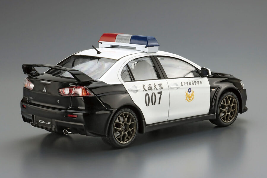 1:24 Scale Aoshima Mitsubishi CZ4A Lancer Evolution X Evo 10 Patrol Car Model Kit - Image 3