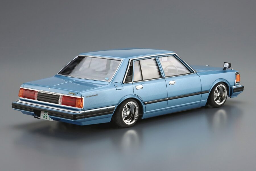 1:24 Scale Aoshima Nissan 430 Cedric Sedan Model Kit - Image 3