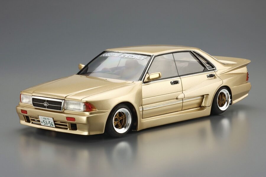1:24 Scale Aoshima Nissan Y31 Cedric/Gloria Model Kit - Image 2