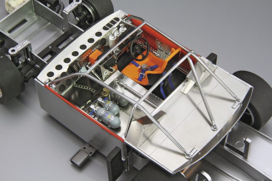 1:24 Scale Aoshima Nissan R30 Skyline Turbo GR.5 Kyalami-9H-Endurance Car Model Kit - Image 4