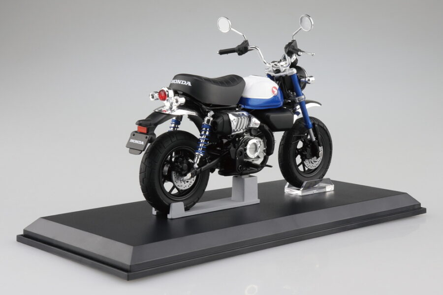 1:12 Scale Aoshima Honda Monkey125 '22 (Pearl Glitter Ring Blue) Diecast Model - Image 5