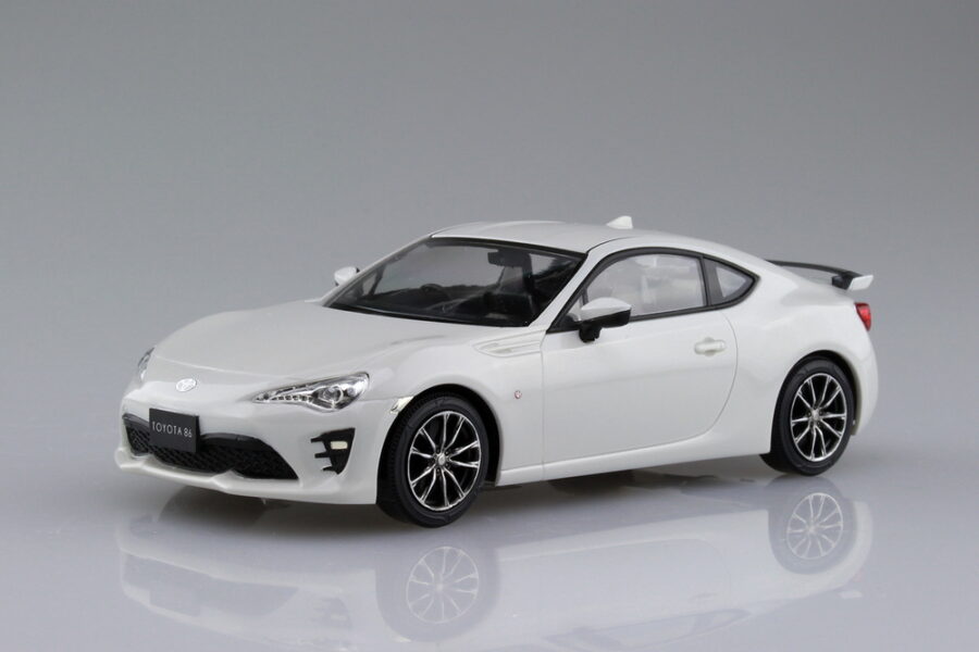 1:32 Scale Aoshima Toyota GT86 (Crystal White Pearl) Snap Kit - Image 2