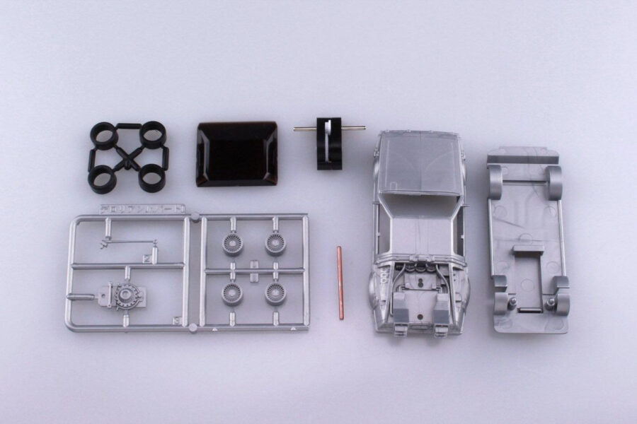1:43 Scale Aoshima Back to the Future  Part 1 Delorean Pullback Model Kit - Image 4