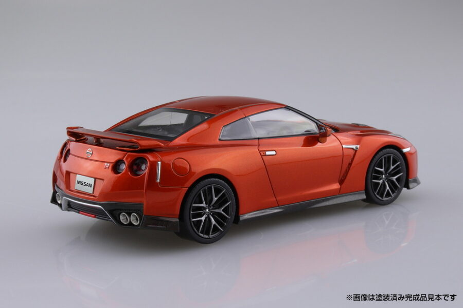 1:32 Scale Aoshima Nissan R35 Skyline GTR (Ultimate Shiny Orange) Snap Kit - Image 3