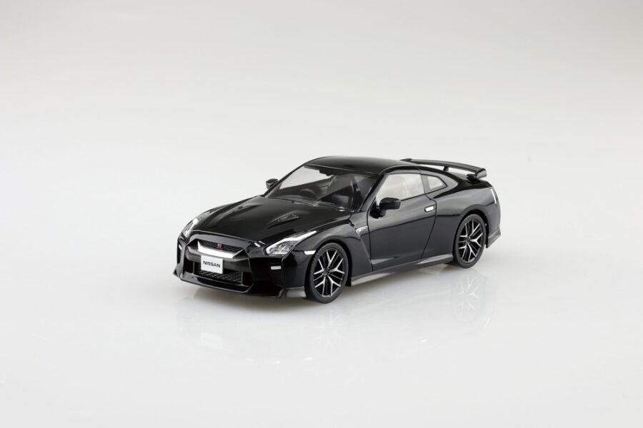 1:32 Scale Aoshima Nissan R35 Skyline GTR (Meteor Flake Black Pearl) Snap Kit - Image 2