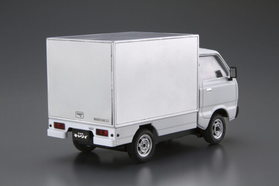 1:24 Scale Suzuki ST30 Carry Panel Van '79 Model Kit - Image 3