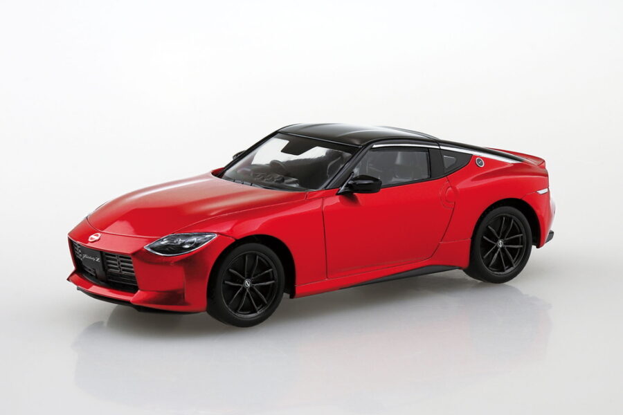 1:32 Scale Aoshima Nissan RZ34 Fairlady (Carmine Red) Snap Kit - Image 2