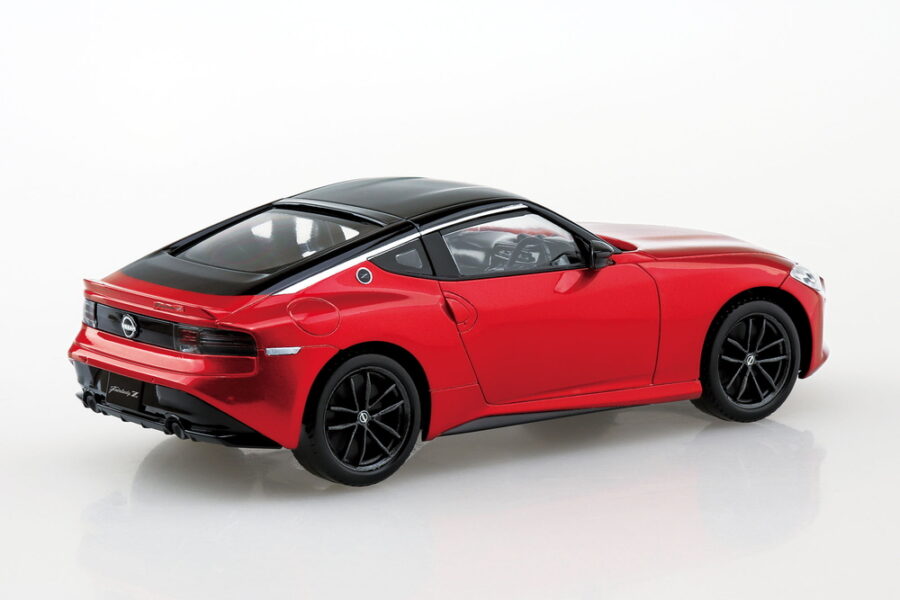 1:32 Scale Aoshima Nissan RZ34 Fairlady (Carmine Red) Snap Kit - Image 3