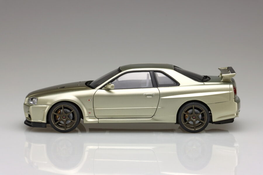 1:24 Scale Aoshima Nissan BNR34 Skyline GT-R V-Spec II Nur. '02 Model Kit - Image 5