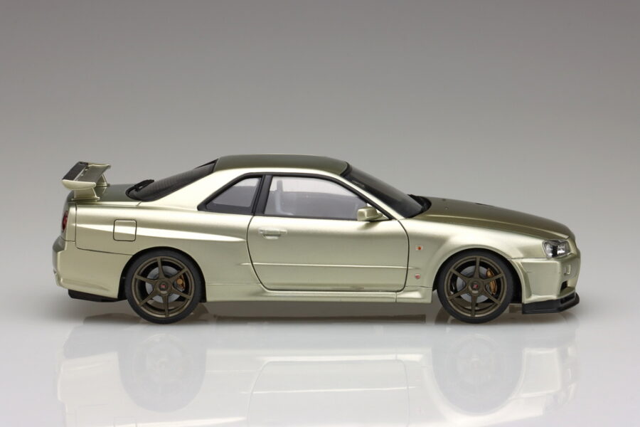 1:24 Scale Aoshima Nissan BNR34 Skyline GT-R V-Spec II Nur. '02 Model Kit - Image 6