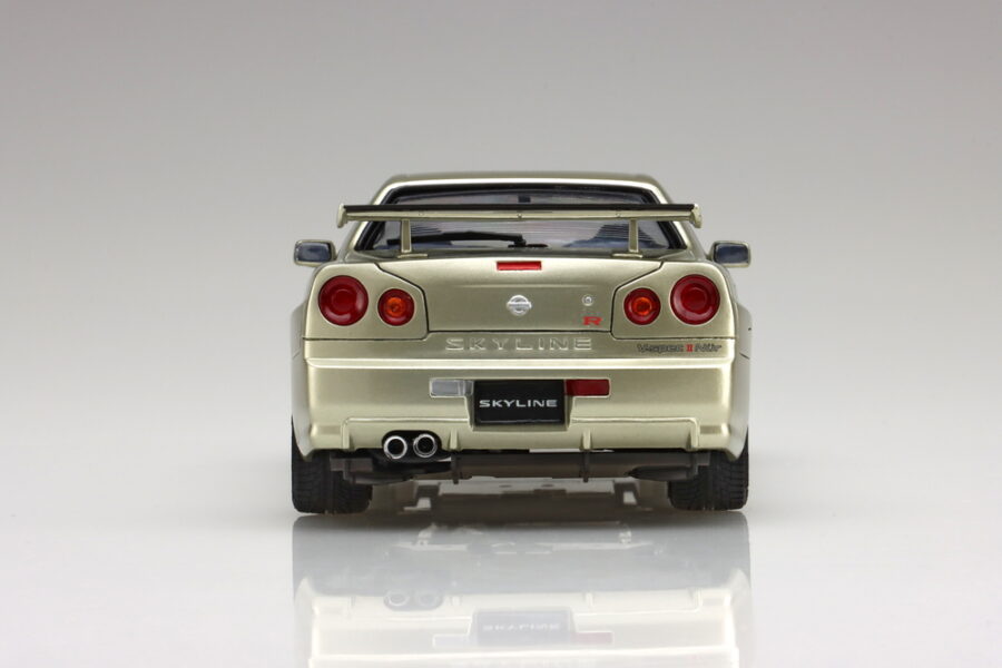 1:24 Scale Aoshima Nissan BNR34 Skyline GT-R V-Spec II Nur. '02 Model Kit - Image 8