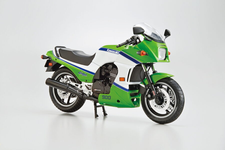 1:12 Scale Kawasaki ZX900A GPZ900R Ninja '85 Model Kit - Image 2
