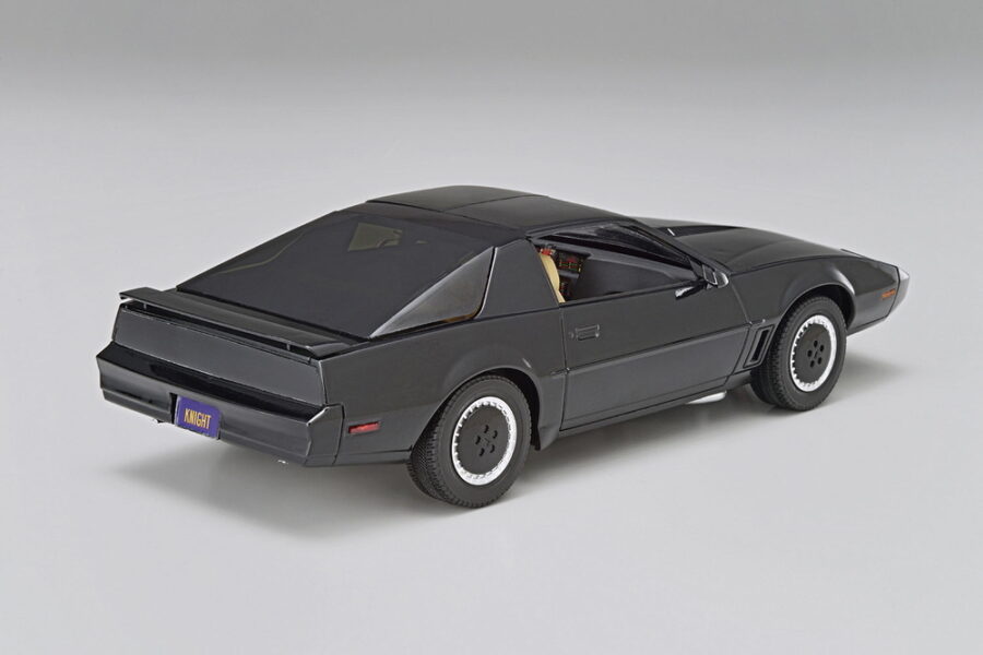 1:24 Scale Knight Rider 2000 K.I.T.T. Season IV Scanner & Sound Unit Model Kit - Image 3