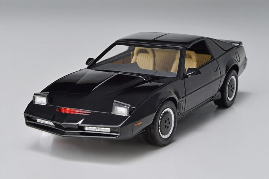 1:24 Scale Knight Rider 2000 K.I.T.T. Season IV Scanner & Sound Unit Model Kit - Image 4