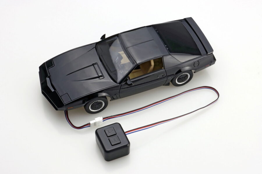 1:24 Scale Knight Rider 2000 K.I.T.T. Season IV Scanner & Sound Unit Model Kit - Image 6