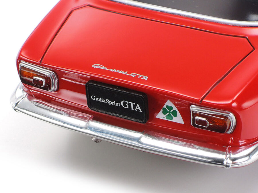 1:24 Scale Tamiya Alfa Romeo Giulia Sprint GTA Model Kit - Image 5