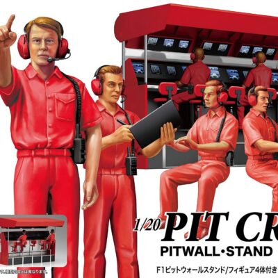 1:20 Scale Fujimi F1 Pit Crew Set C: Pitwall Stand w/Four Figures Model Kit