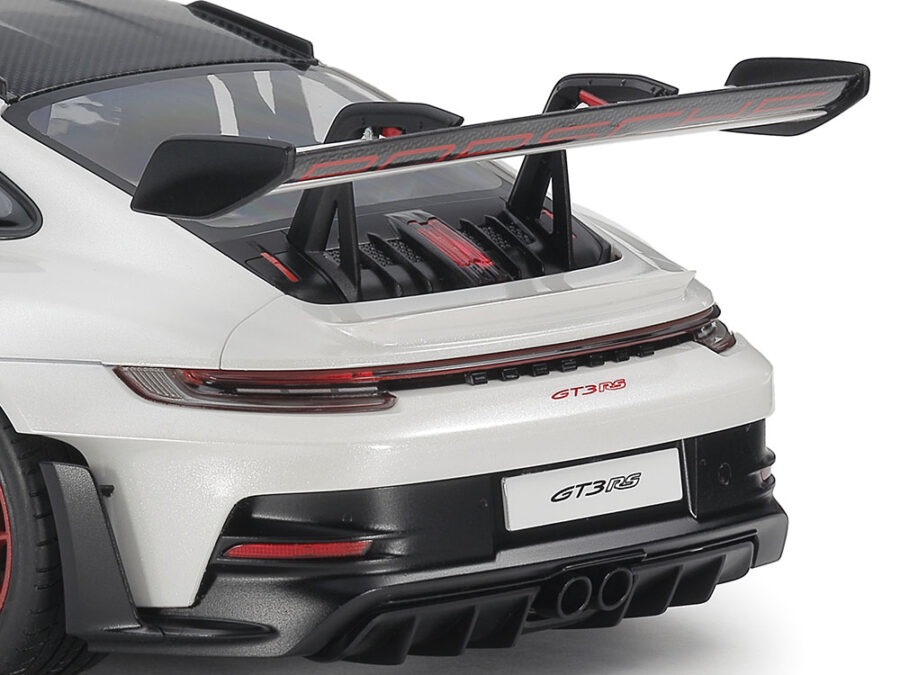 1:24 Scale Tamiya Porsche 911 GT3 RS (992) Model Kit - Image 6