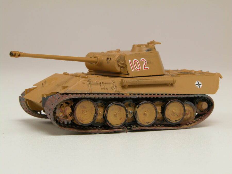 1:76 Scale Airfix Panther Model Kit - Image 2