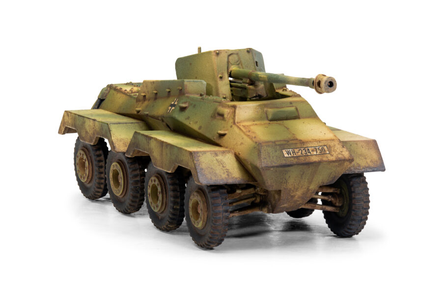 1:76 Scale Airfix SDKFz.234 Armoured Car Model Kit - Image 3