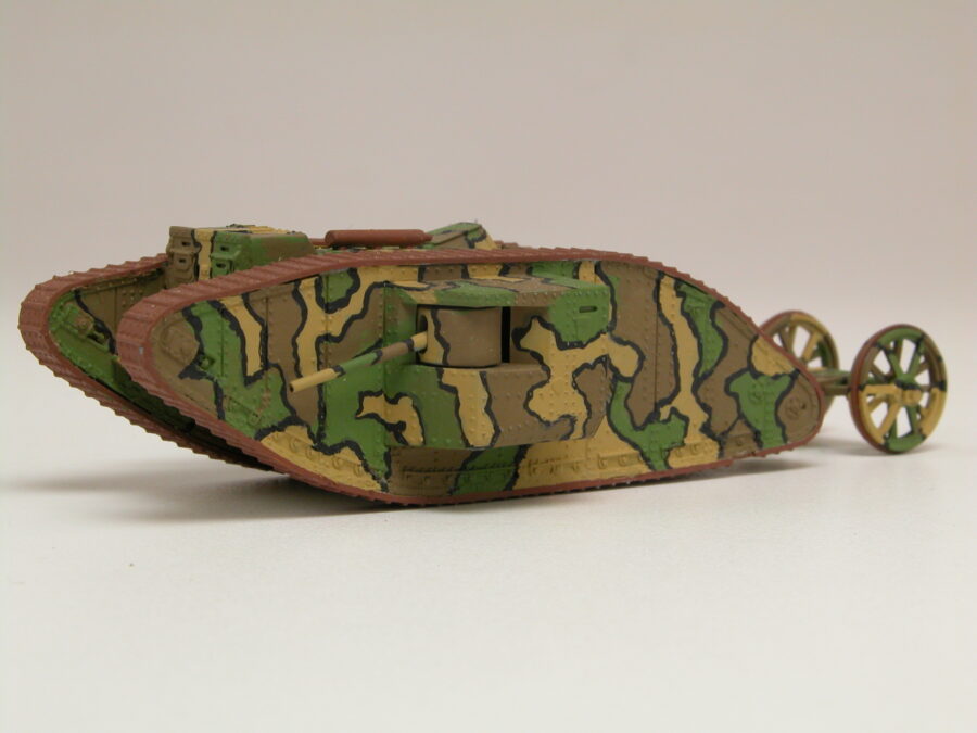 1:76 Scale Airfix WWI Male Tank Mk.I Model Kit - Image 2