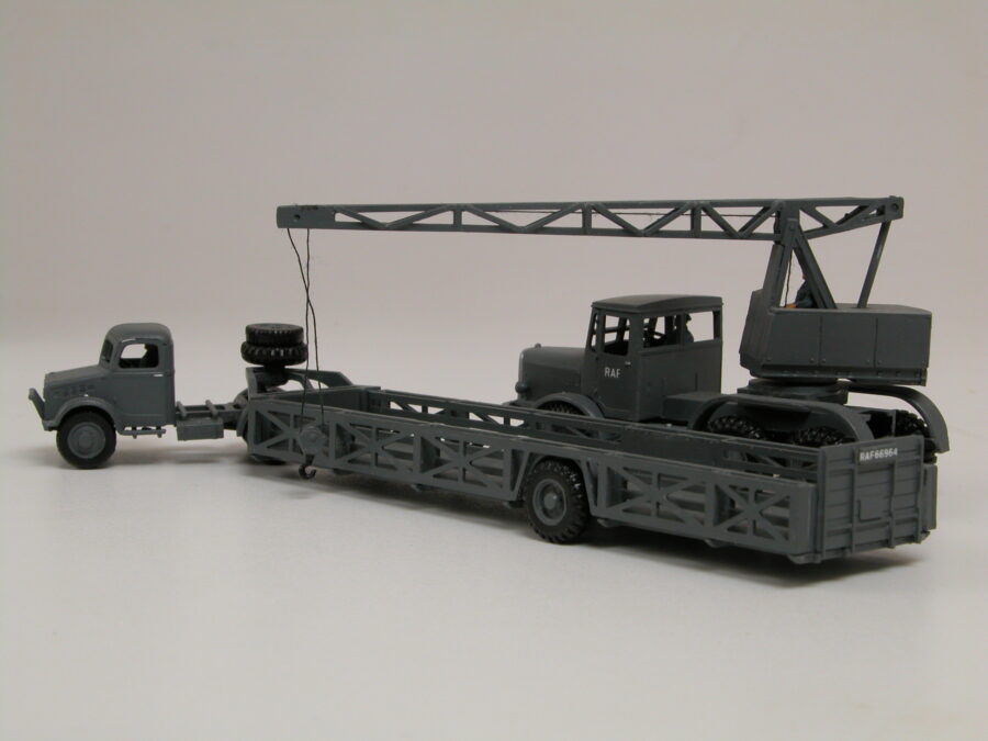 1:76 Scale Airfix Scammel Tank Transporter Model Kit - Image 3
