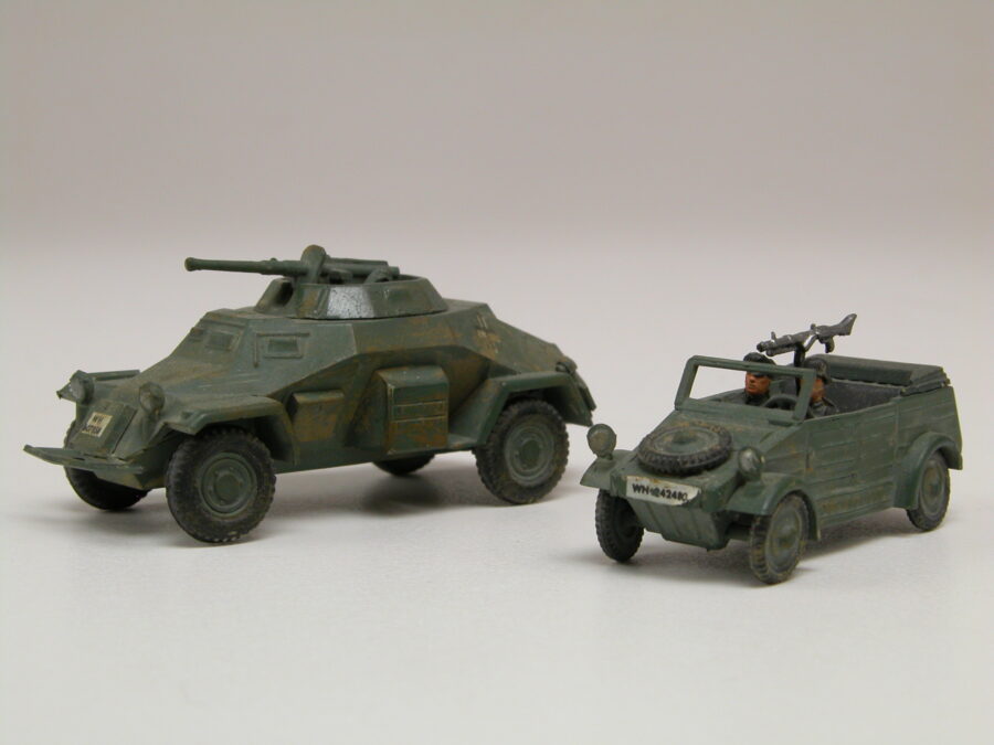 1:76 Scale Airfix German Reconnaissance Set Model Kit - Image 2