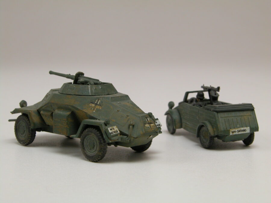 1:76 Scale Airfix German Reconnaissance Set Model Kit - Image 3