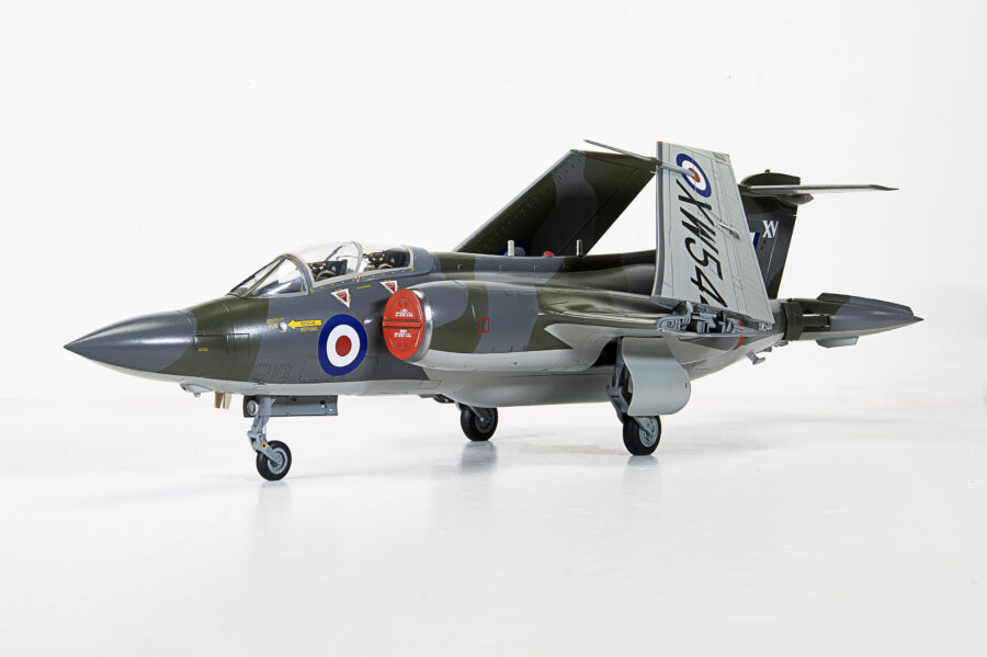 1:48 Scale Airfix Blackburn Buccaneer S.2B Model Kit - Image 2