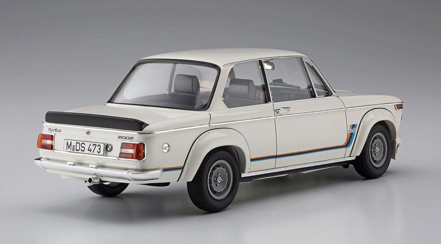 1:24 Scale Hasegawa BMW 2002 Turbo Model Kit - Image 3