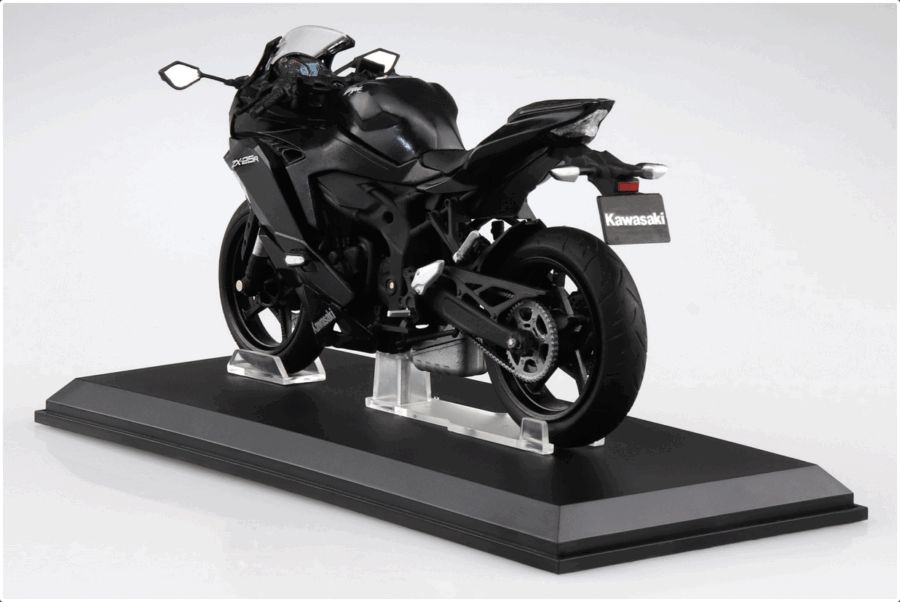 1:12 Scale Aoshima Kawasaki Ninja ZX-25R (Metallic Spark Black) Diecast Model - Image 3