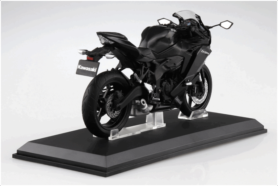 1:12 Scale Aoshima Kawasaki Ninja ZX-25R (Metallic Spark Black) Diecast Model - Image 5