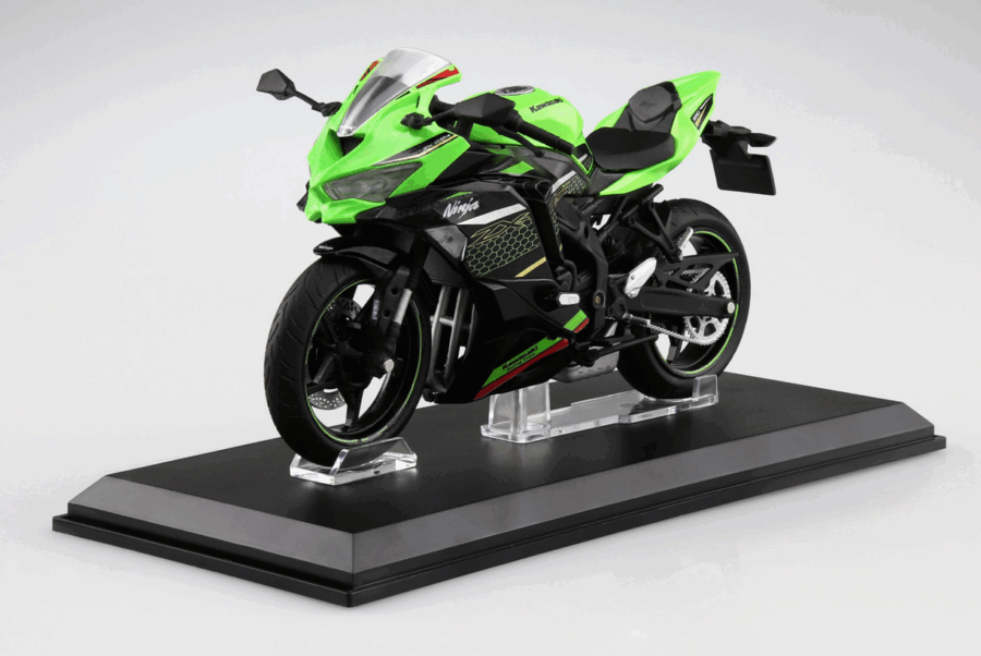 1:12 Scale Aoshima Kawasaki Ninja ZX-25R (Lime Green/Ebony) Diecast Model - Image 4