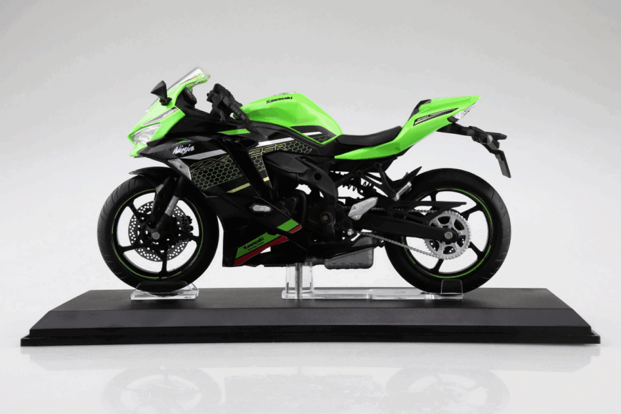 1:12 Scale Aoshima Kawasaki Ninja ZX-25R (Lime Green/Ebony) Diecast Model - Image 6