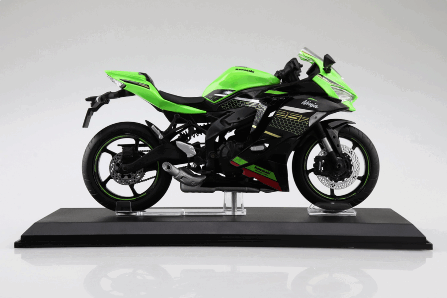 1:12 Scale Aoshima Kawasaki Ninja ZX-25R (Lime Green/Ebony) Diecast Model - Image 7