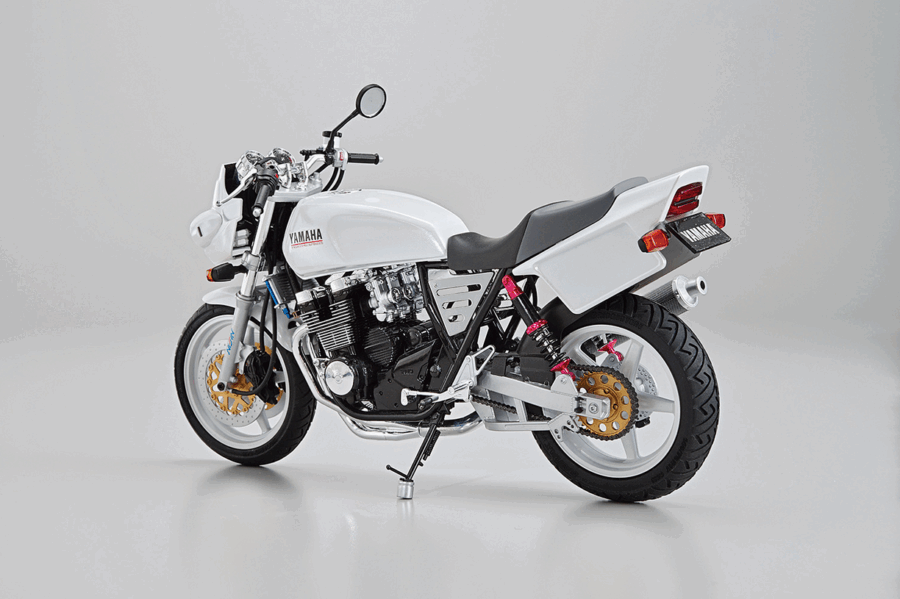 1:12 Scale Aoshima Yamaha 4HM XJR 400S '94 With Custom Parts Model Kit - Image 3