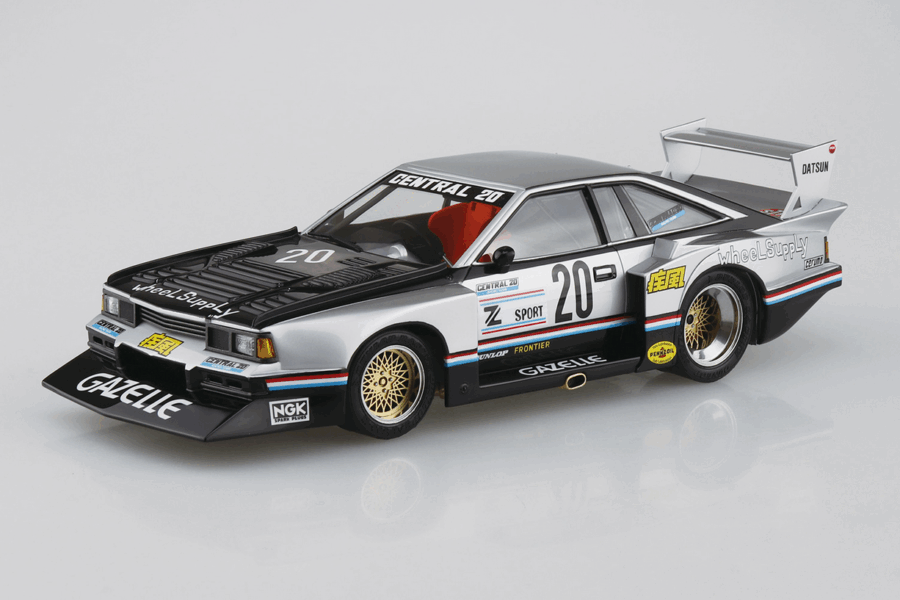1:24 Scale Aoshima Nissan S110 Gazelle Super Silhouette Model Kit - Image 2