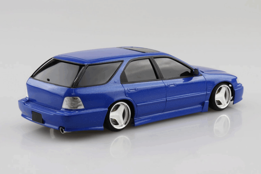 1:24 Scale Aoshima Honda CF2 Accord Wagon Smoothing Style '96 Model Kit - Image 3