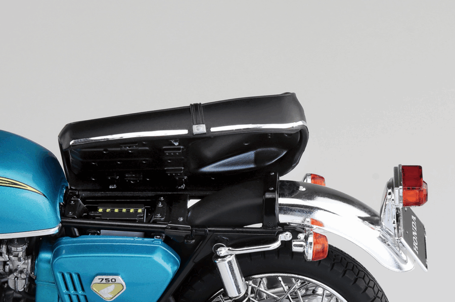 1:12 Scale Aoshima Honda CB750 Dream CB750Four '69 Model Kit - Image 5