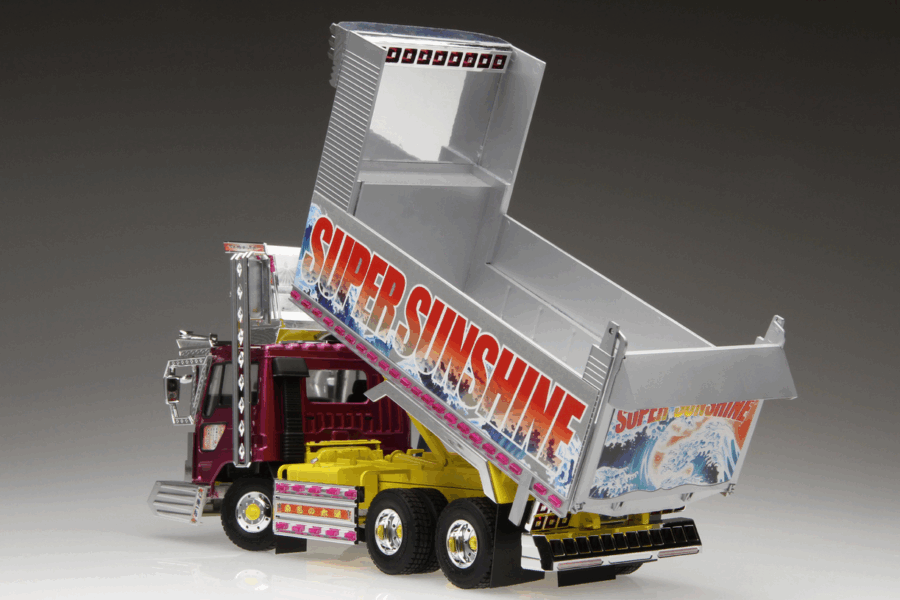 1:32 Scale Aoshima Super Sunshine Truck Model Kit - Image 6