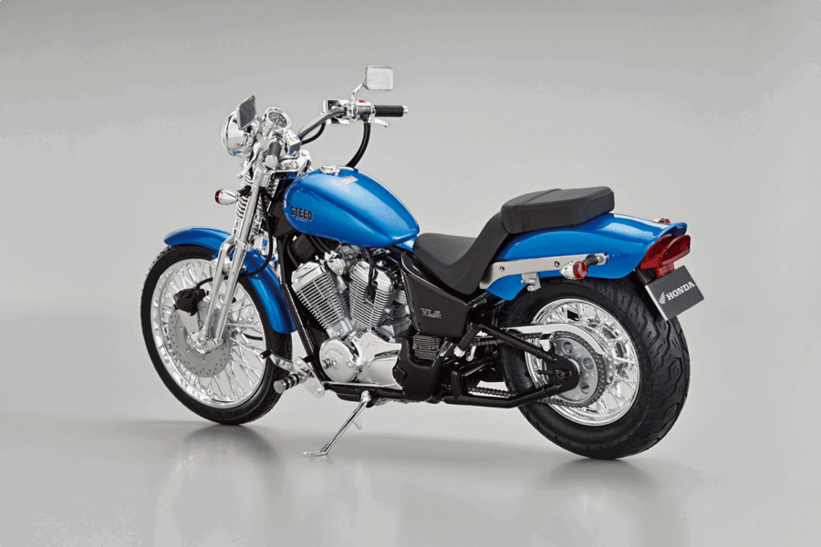 1:12 Scale Aoshima Honda NC37 Steed VLS '98 Model Kit - Image 3