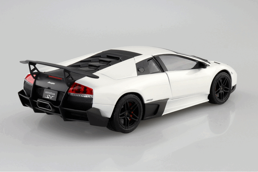 1:24 Scale Aoshima Lamborghini Murcielago LP670-4 SV Model Kit - Image 3