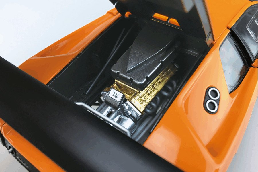 1:24 Scale Aoshima Lamborghini Diablo GTR Model Kit - Image 4