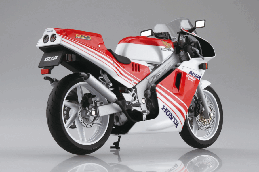 1:12 Scale Aoshima Honda NSR250R '88 (Fighting Red/White Ross) Diecast Model - Image 3