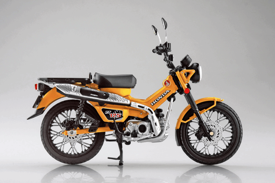1:12 Scale Aoshima Honda CT125 Hunter Cub (Turmeric Yellow) Diecast Model - Image 3