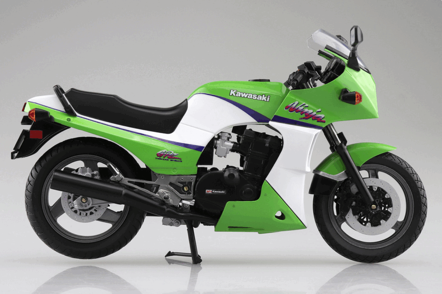 1:12 Scale Aoshima Kawasaki GPz900R (Lime Green) Diecast Model - Image 4