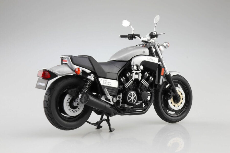 1:12 Scale Aoshima Yamaha Vmax (Silver) Diecast Model - Image 3