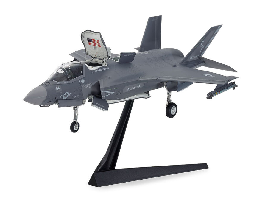 1:72 Scale Tamiya Lockheed Martin F-35 B Lightning II Model Kit - Image 2